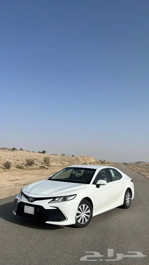 كامري 2022 ابيض LE 5