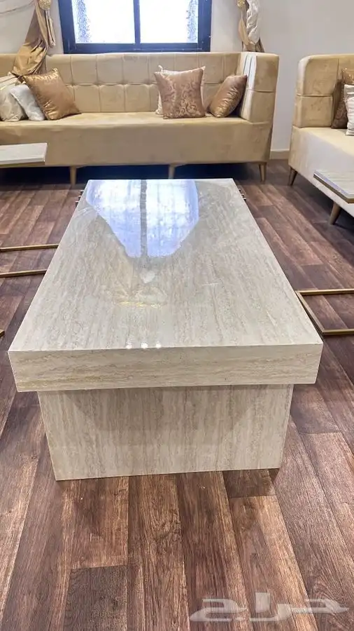 طاولة مجلس مع ضيافه 2