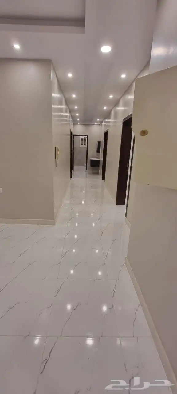 شقه جديدة للإيجار في حي الصالحيه 9