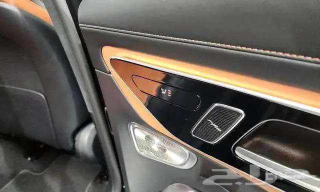 مرسيدس GLC 300 2023 وارد كوريا 9
