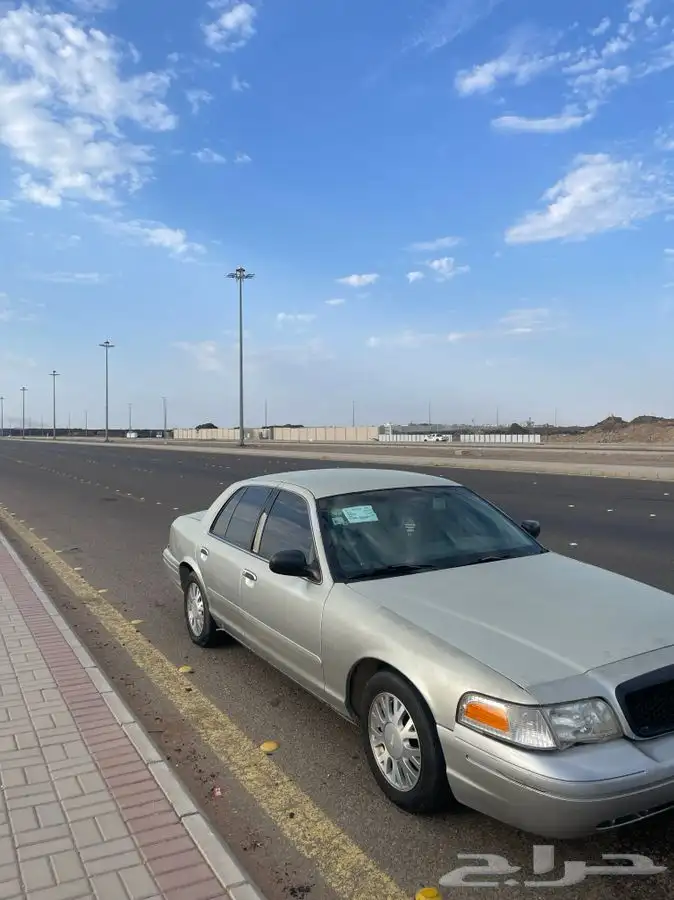 سيارة للبيع فورد فيكتوريا سعودي موديل 2006 3