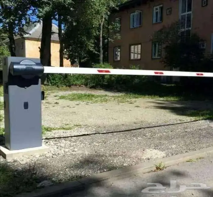 بوابة سيارات امنه ذراع سيارة للدخول والخروج بامان فى الرياض 3