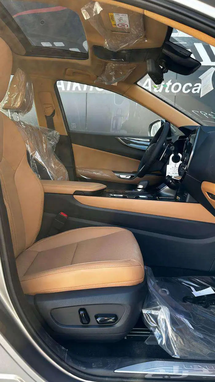 لكزس NX 350 بنزين فئة AA موديل 2025 لدى شركة الخضر 9