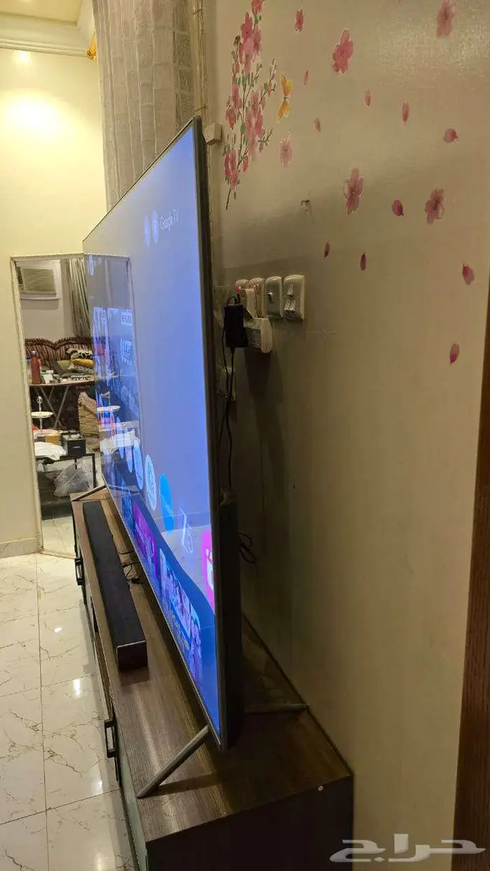 Haier 85 inch  flat screen QLED smart tv  Google tv 1