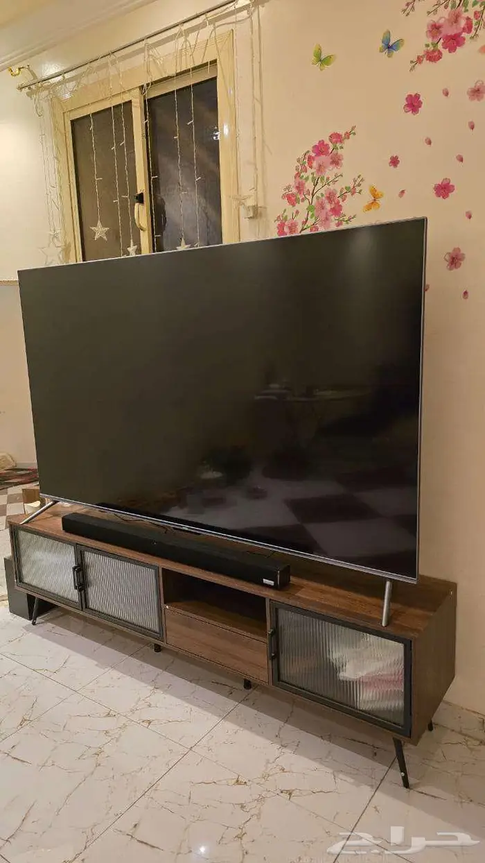 Haier 85 inch  flat screen QLED smart tv  Google tv 2