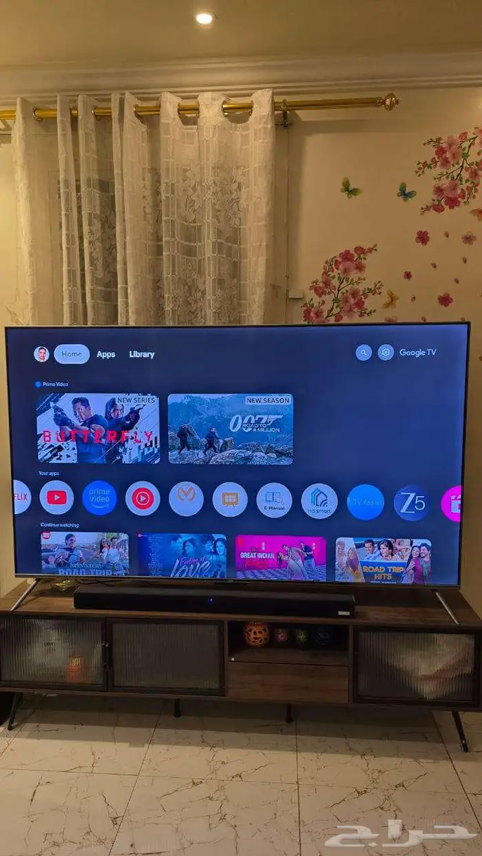 Haier 85 inch  flat screen QLED smart tv  Google tv 0