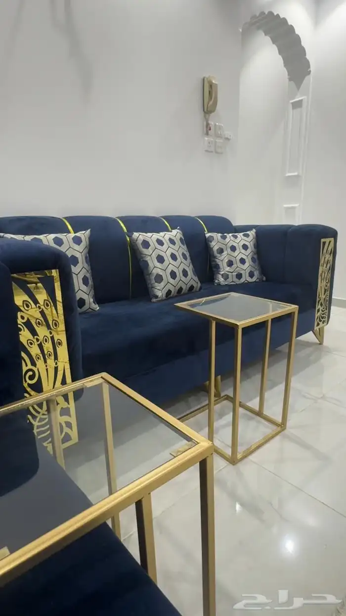 كنب جديد مع طاولات خدمة وسجاد جديده 4