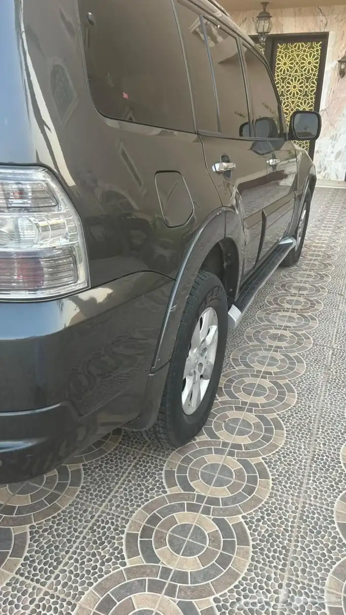 باجيرو 2015 الموتر نضيف خالي من الحوادث 2015 ممشى 336 3