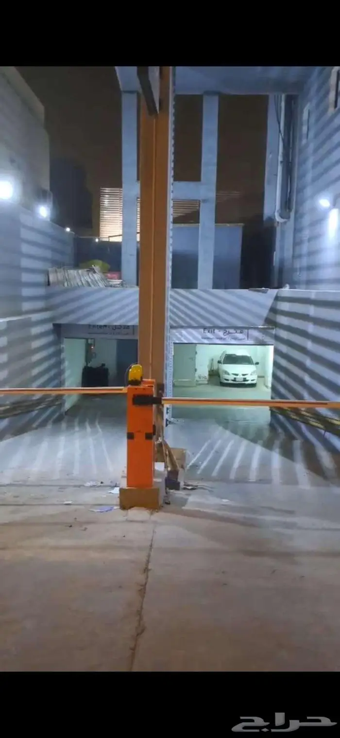 بوابة سيارات امنه ذراع سيارة للدخول والخروج بامان فى الرياض 1