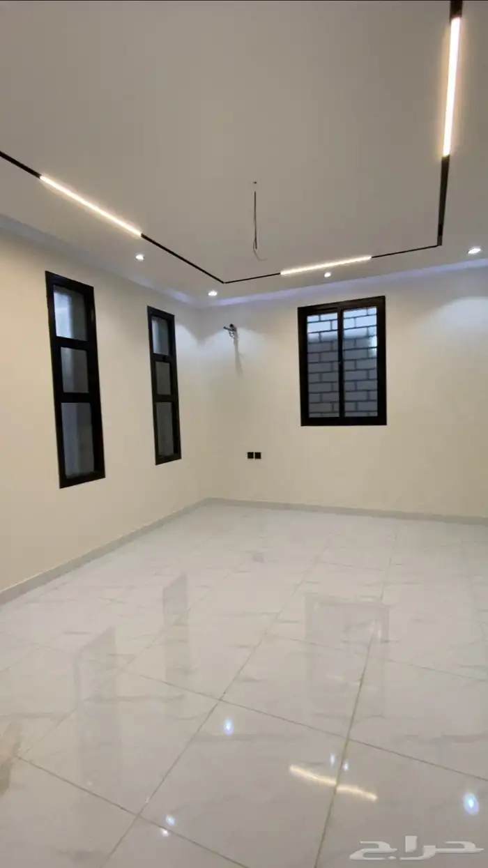 للبيع دور نص أرض جديد. حي غرناطة 3