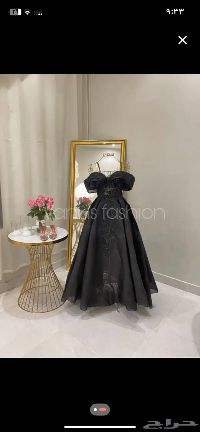 فستان استعمل لمره وحده نظيف تماما ولا فيه اي تشقق وجديد 0