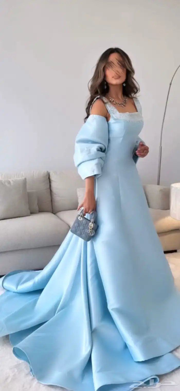 فستان لبسه وحده بنص السعر 2