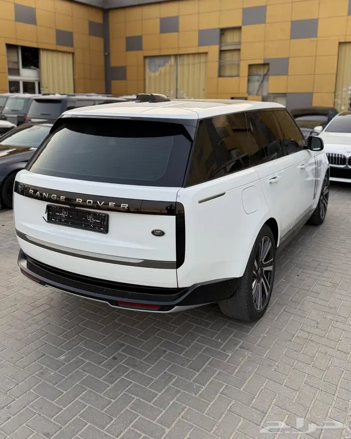 Rang rover vogue P400 v6 2023 4