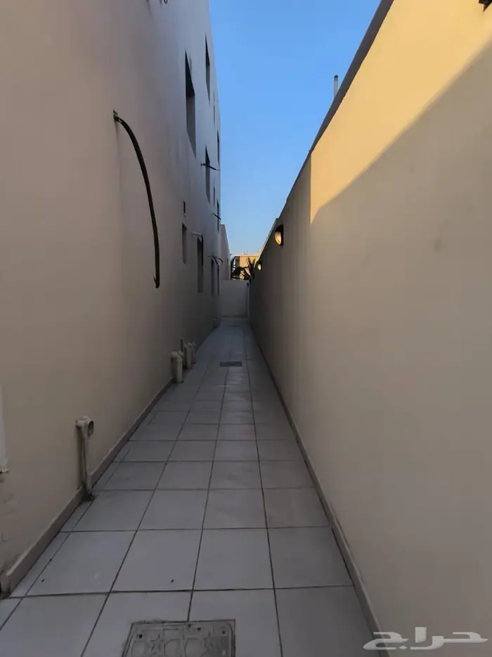 فيلا فاخرة للبيع بحى الصوارى 9