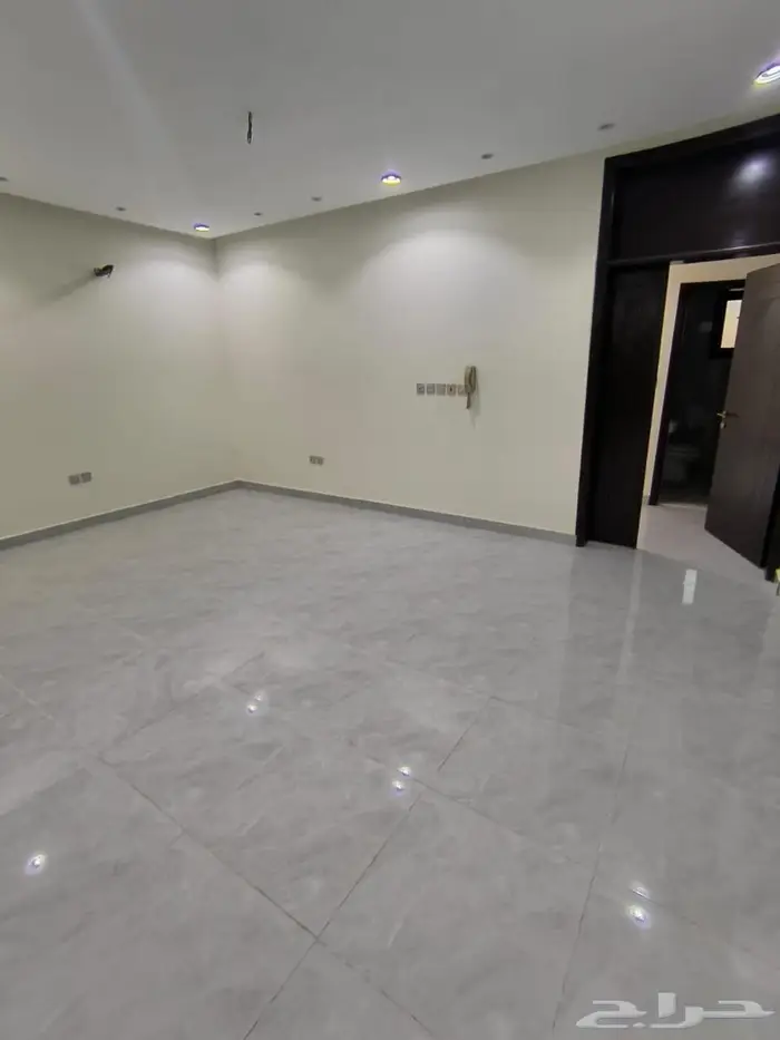 فيلا فاخرة للبيع بحى الصوارى 27