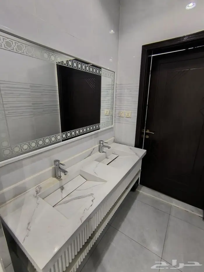 فيلا فاخرة للبيع بحى الصوارى 4