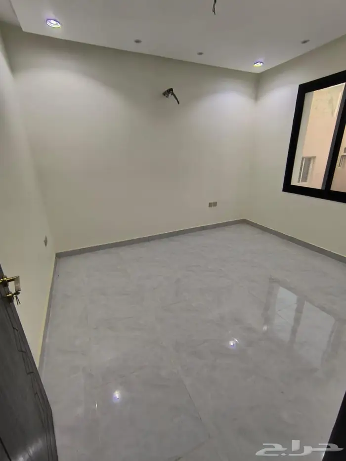 فيلا فاخرة للبيع بحى الصوارى 30