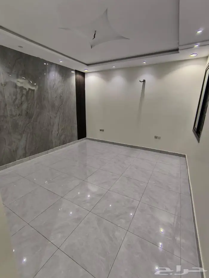 فيلا فاخرة للبيع بحى الصوارى 18