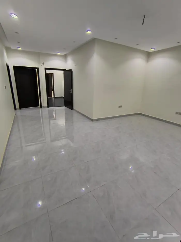 فيلا فاخرة للبيع بحى الصوارى 33