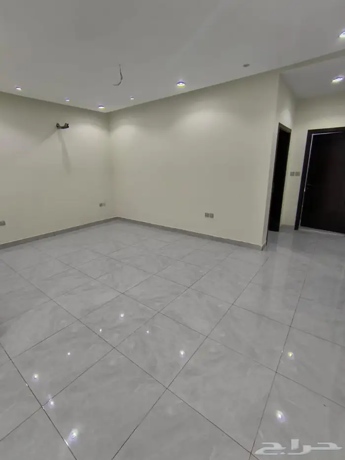 فيلا فاخرة للبيع بحى الصوارى 11