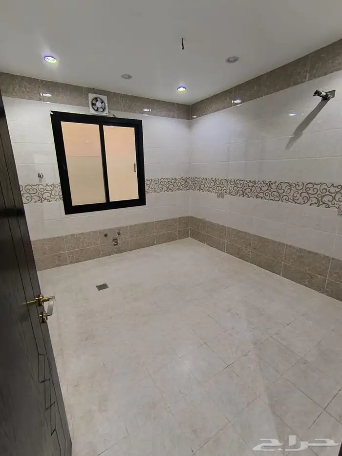 فيلا فاخرة للبيع بحى الصوارى 10