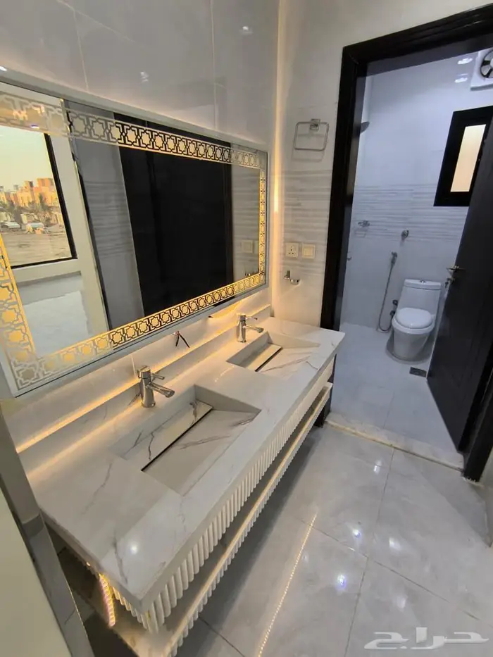 فيلا فاخرة للبيع بحى الصوارى 24