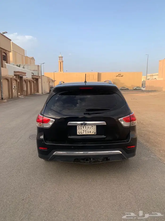 سيارة عائلية نيسان سيارة باثفندر 2