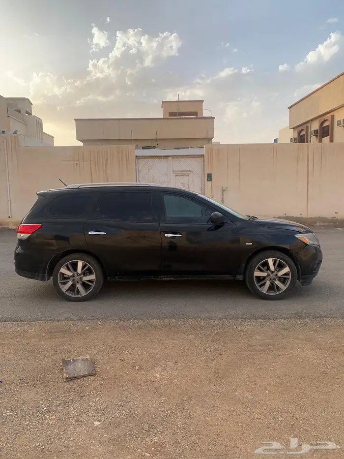 سيارة عائلية نيسان سيارة باثفندر 1