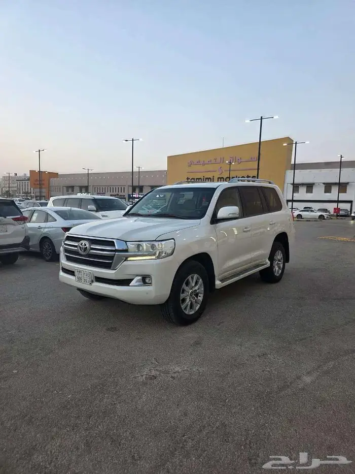 لاندكروزر 2019 ديزل 3
