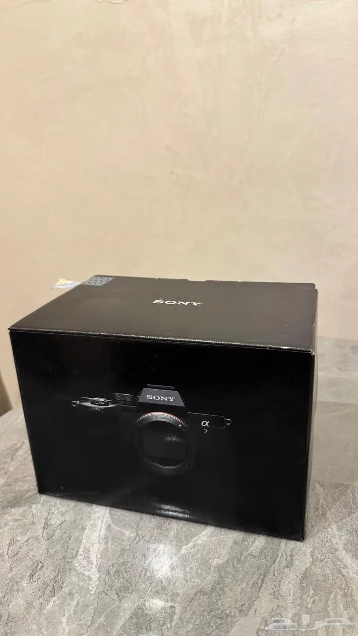 كاميرا سوني وعدسة 24-70 سيقما نظيفة للبيع Sony a7iv 3