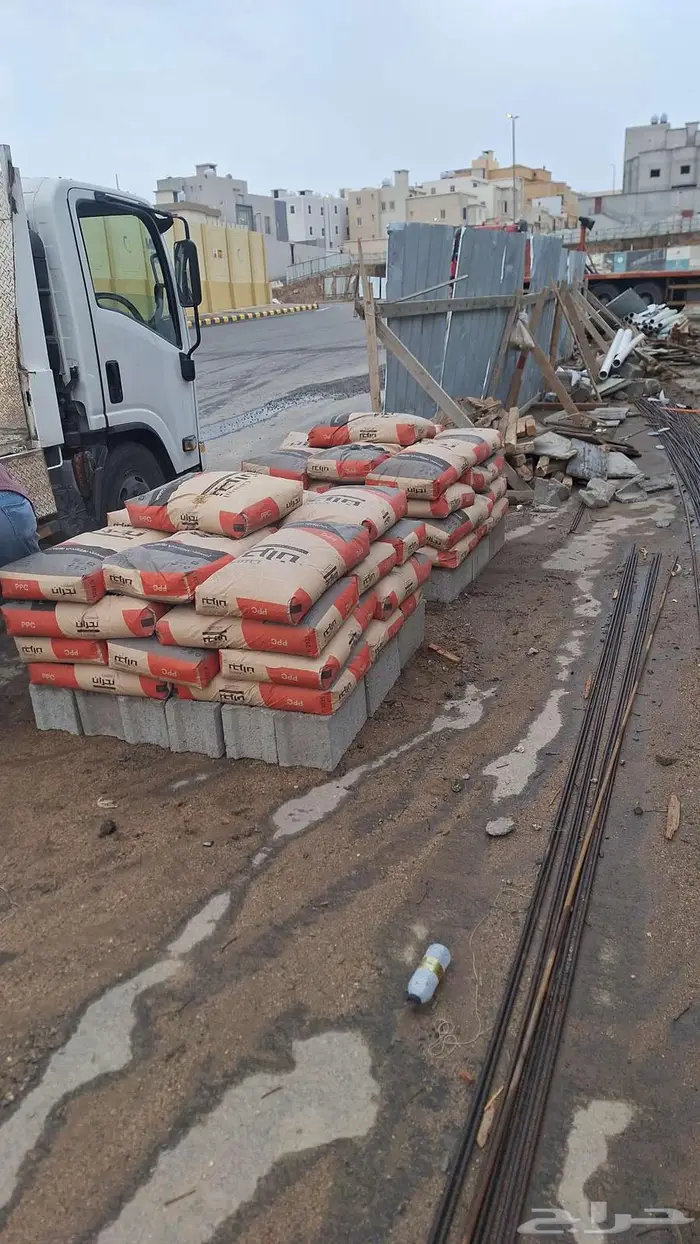 بطحاء واسمنت وخدمه توصيل 5