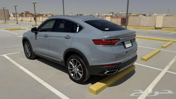 جيلي توجيلا 2023 نص فل 4WD ماشي 60 ألف كم 3