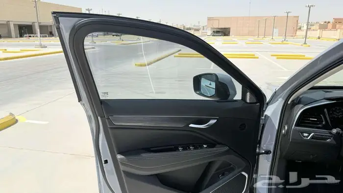 جيلي توجيلا 2023 نص فل 4WD ماشي 60 ألف كم 21