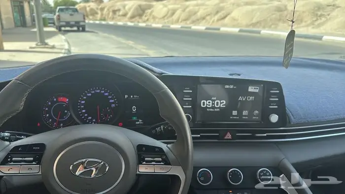 Hyundai Elantra 2023 mid option for lease transfer 5