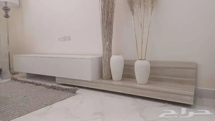 طاولات تلفزيون ووسط عصريه مودرن شحن مجاني وضمان سنه 13
