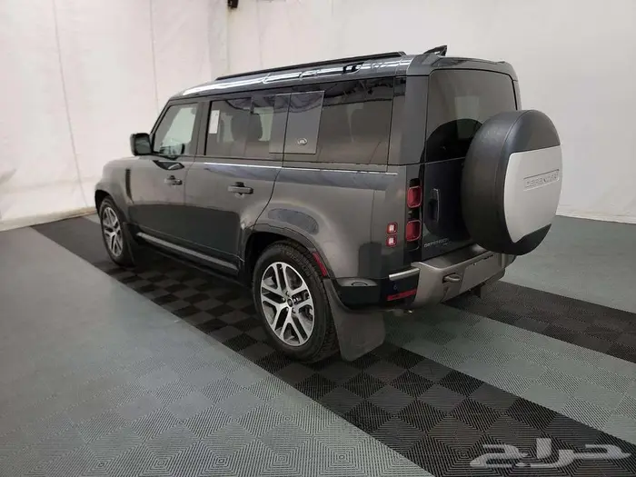 2021 Land Rover Defender 110 X-Dynamic HSE 6