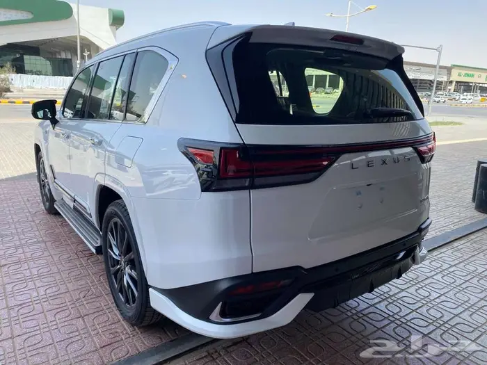 لكزس LX600 اف سبورت - سعودي- 2025 ابيض 5