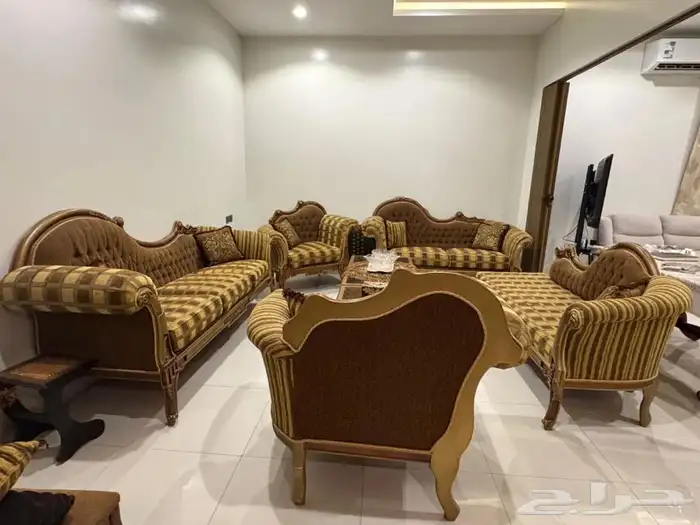 كنب مستعمل بحالة جيدة جدا 3