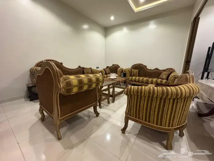 كنب مستعمل بحالة جيدة جدا 0