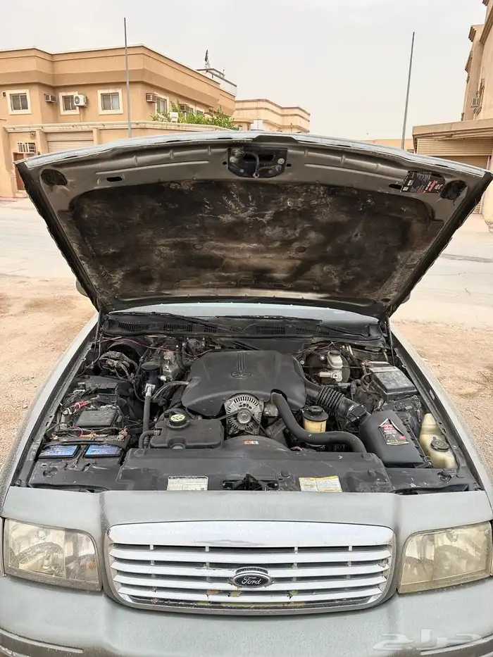 كراون فكتوريا أمريكي موديل 2000 4