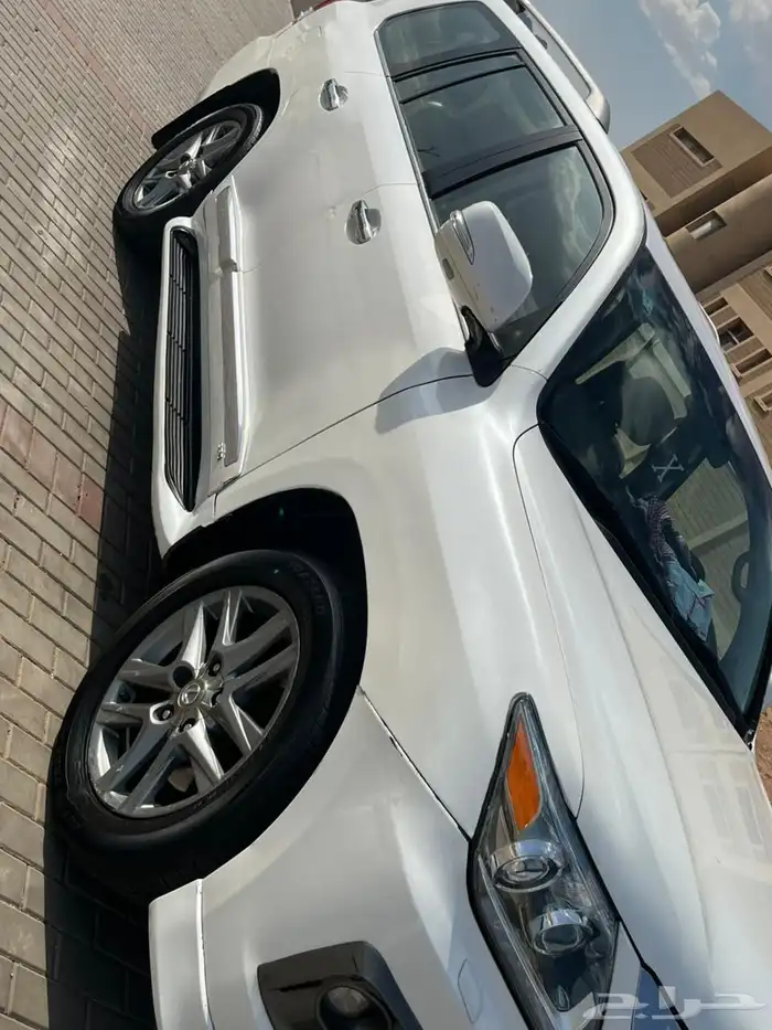 للبيع جيب لكزس 570 3