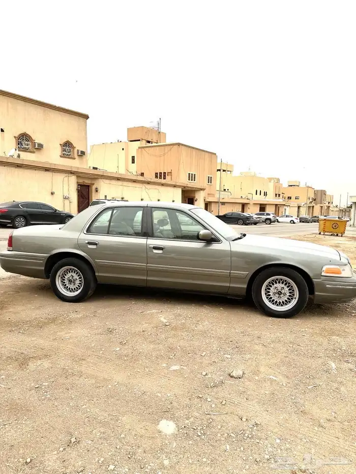 كراون فكتوريا أمريكي موديل 2000 2