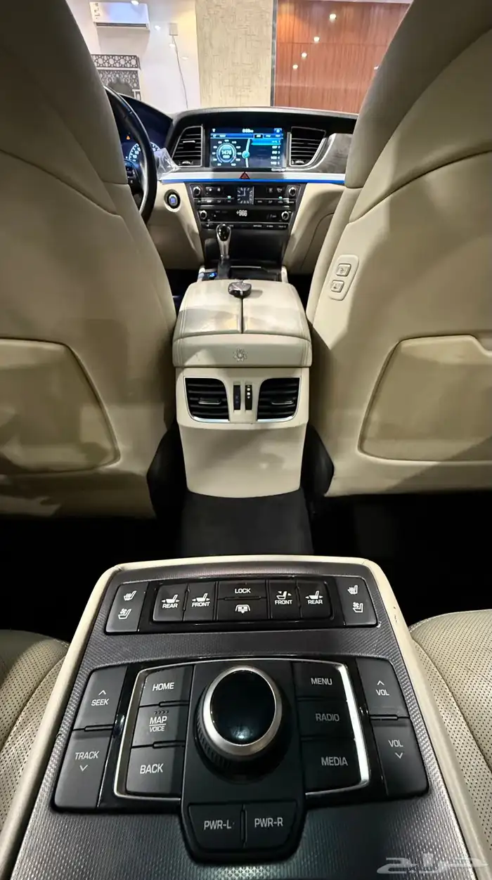 جنسس 2015 G80 رويال V8 (عرض اليوم الوطني ) 13