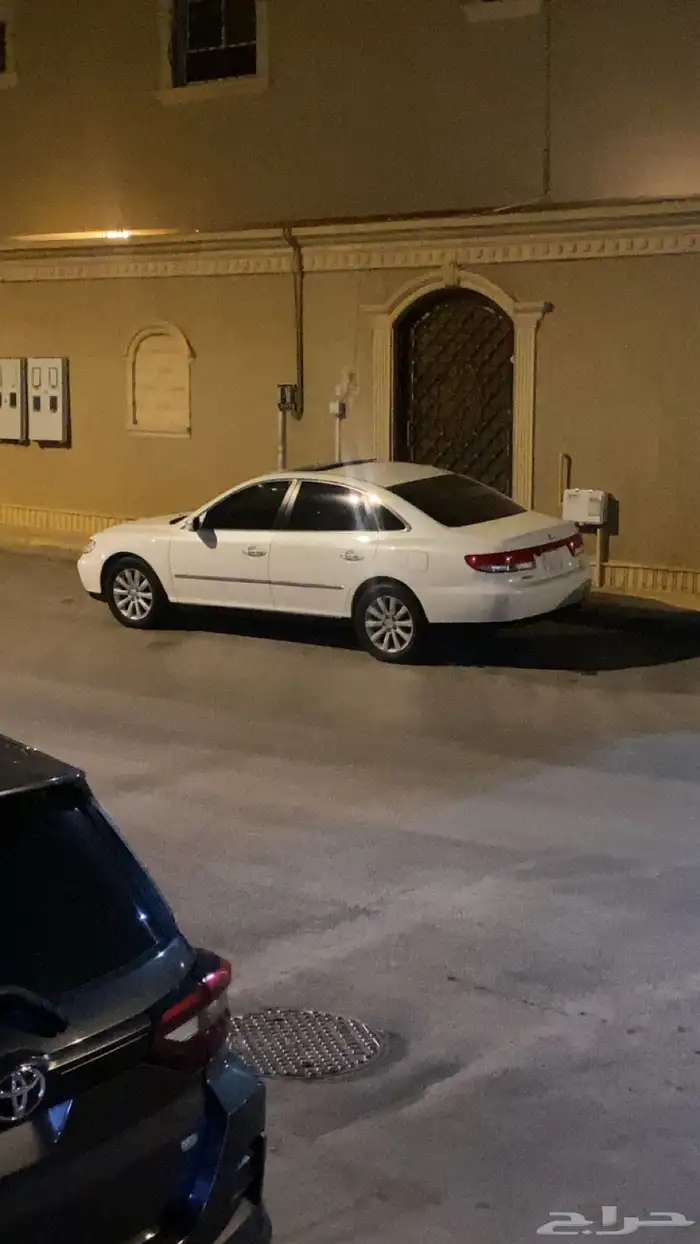 ازيرا للبيع 2010 نظيفه 2