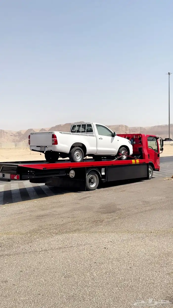 سطحه الذيبية والقاعدة العسكرية لنقل السيارات 0