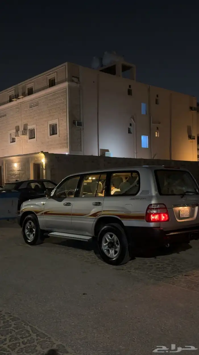 لاندكروزر 2000 1
