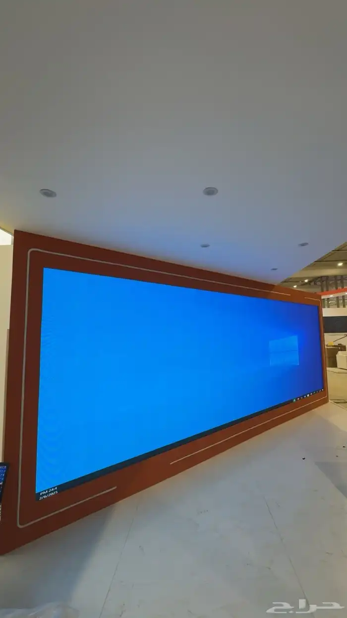 تاجير شاشات واضائات وسستم صوت وخشب 42