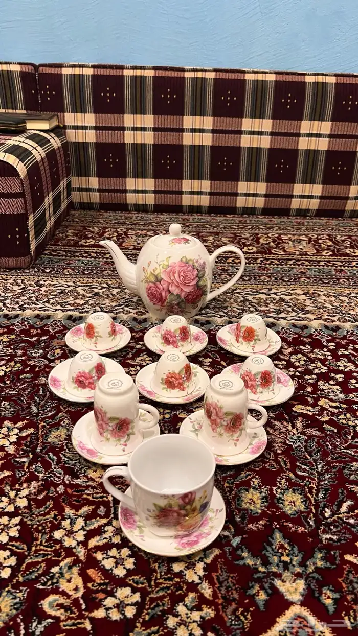ابريق بورسلان وكاسات وفناجين 0
