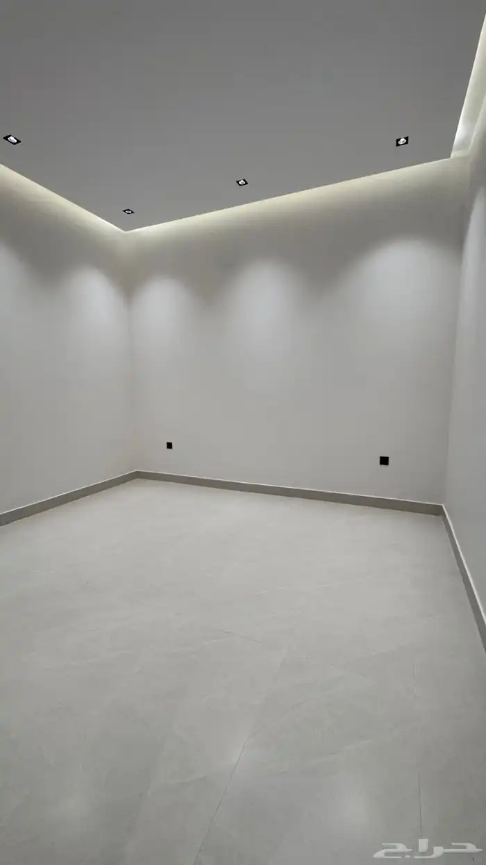 للبيع ادوار ارضيه وروف علوى على ارقى المستويات المحاله ابها 43