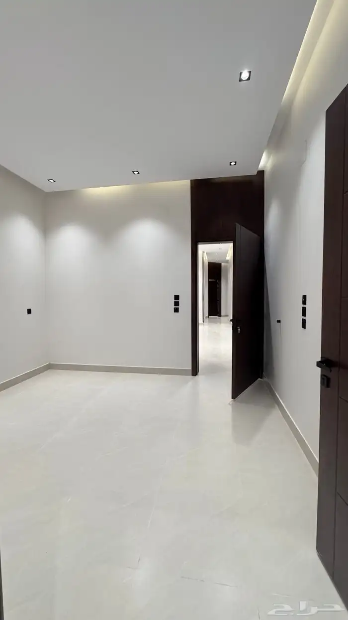 للبيع ادوار ارضيه وروف علوى على ارقى المستويات المحاله ابها 8